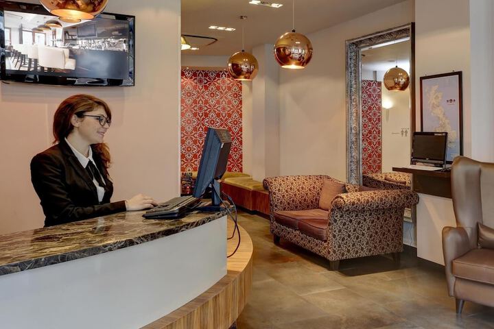 Business Center 64 of 66