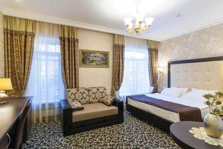 Room 30 of 143