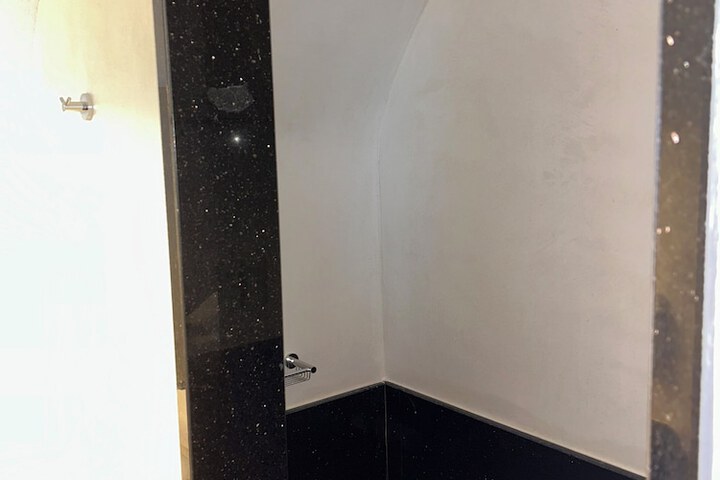 Room 170 of 228