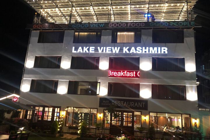 Exterior of Hotel Lake View Kashmir