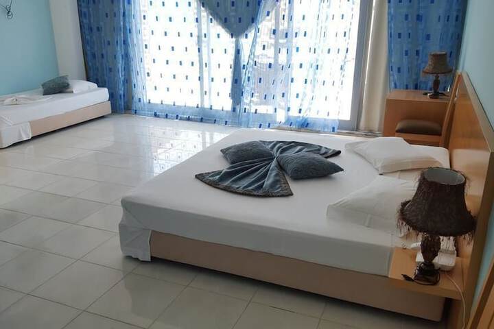 Room 4 of 26