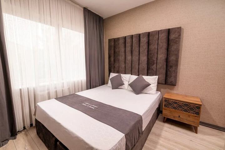 Room 4 of 50