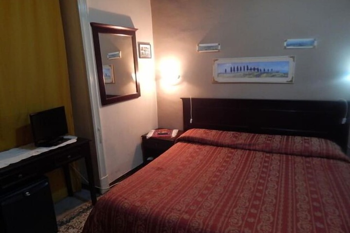 Room 11 of 22