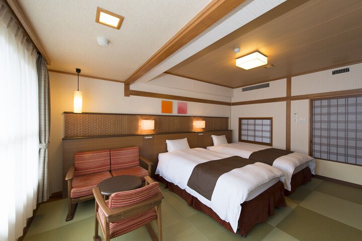 Room 7 of 34