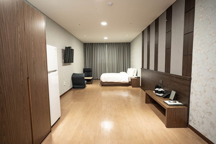 Room 30 of 54