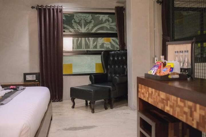 Room 15 of 60