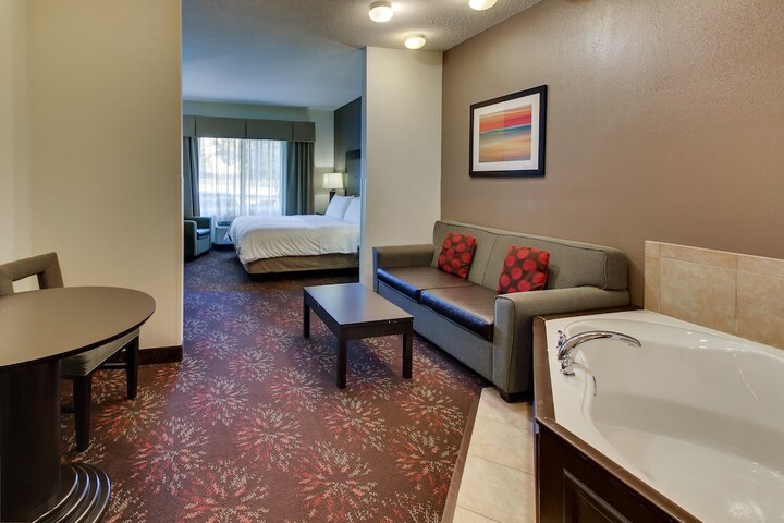 Room 30 of 77
