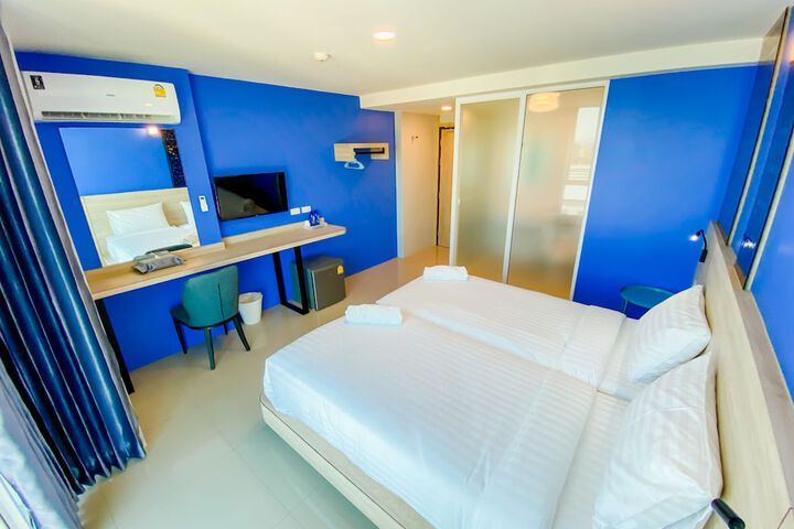 Room 9 of 46