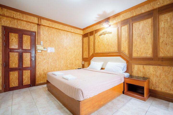 Room 6 of 29