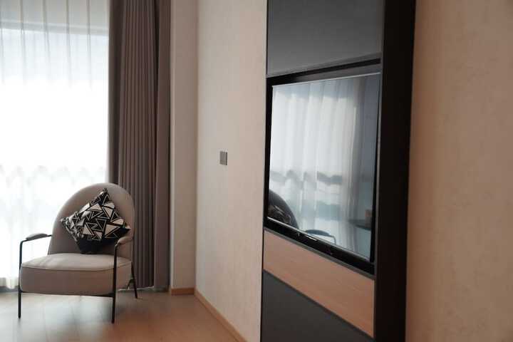Room 30 of 47