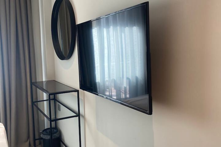 Room 27 of 51