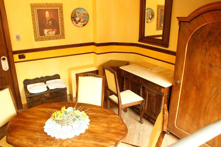 Room 28 of 51