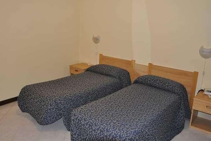 Room 5 of 13