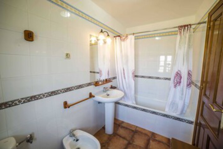 Room 4 of 26