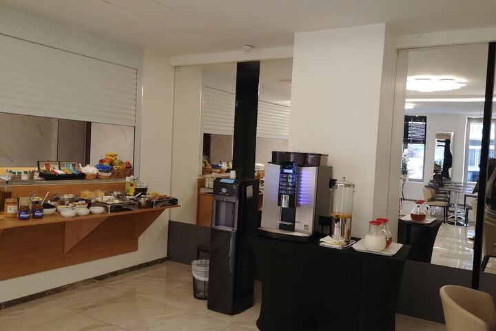 Breakfast/Coffee Service 78 of 104