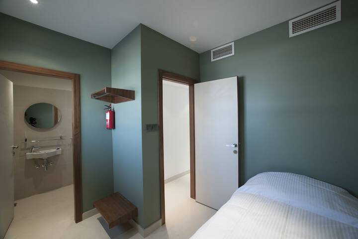 Room 21 of 123