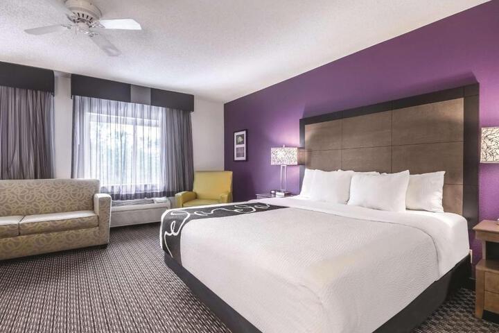 2 Double Beds (9 of 19)
