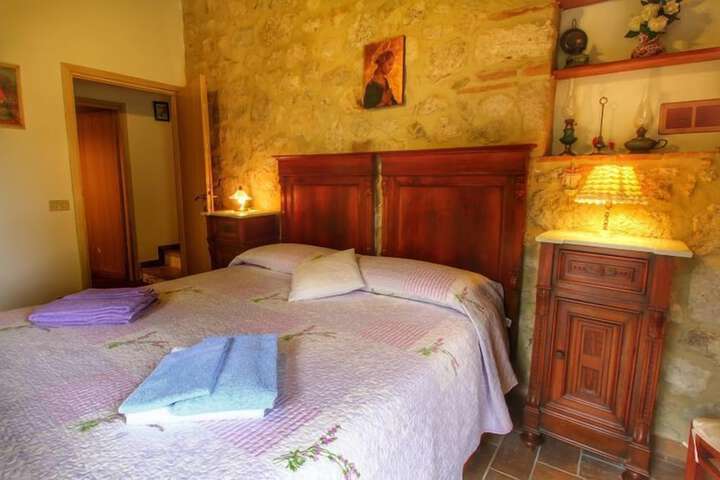 Room 4 of 49