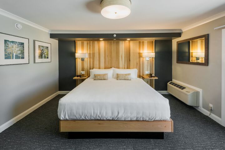 Room 13 of 52