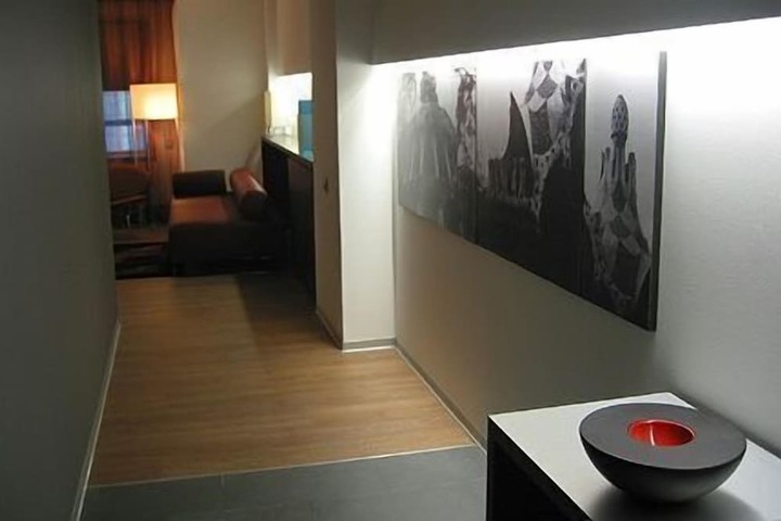 Room 16 of 26