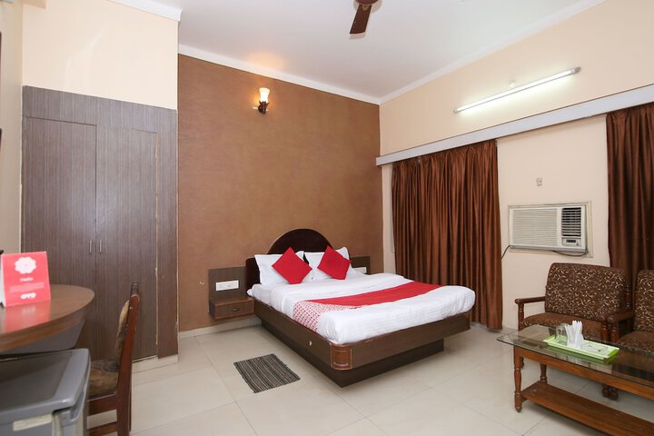 Room 8 of 24
