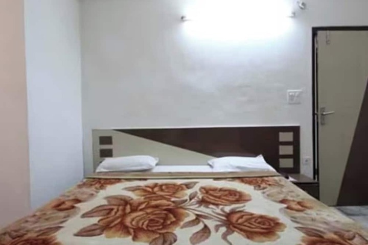 Room 5 of 19