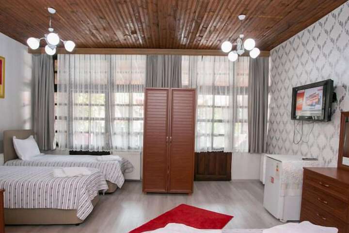 Room 9 of 27