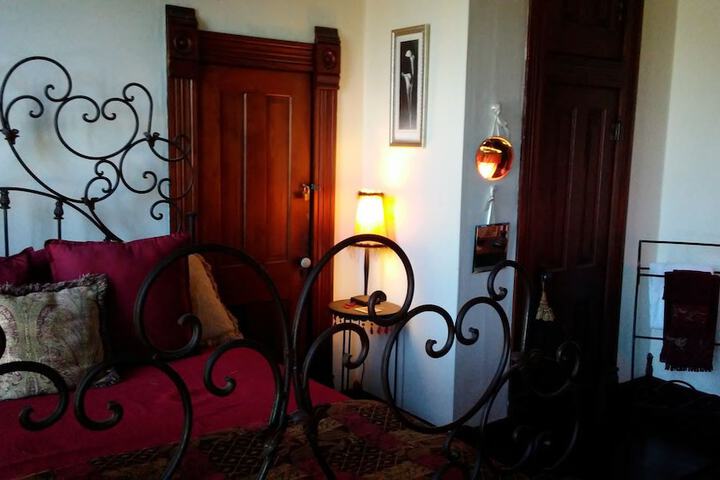 Room 5 of 46