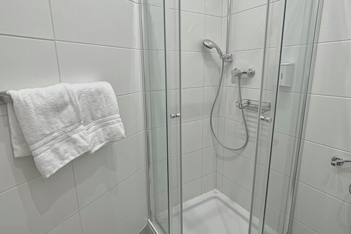 Room 44 of 169
