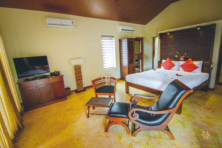 Room 6 of 96