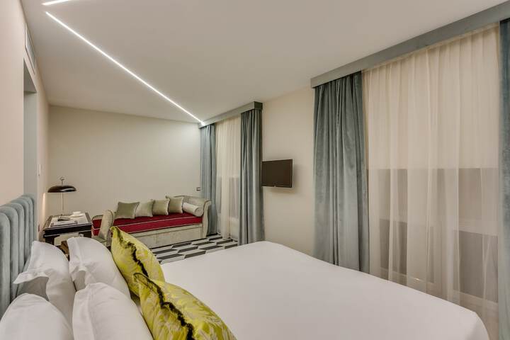 Room 15 of 61