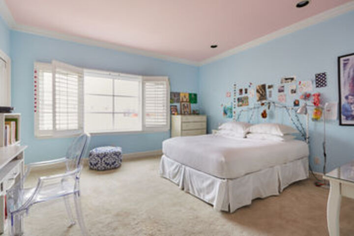 Room 35 of 222