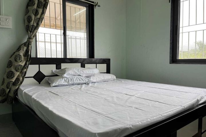 Room 3 of 18