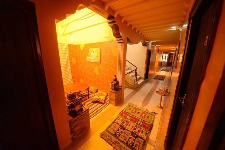 Room 6 of 14