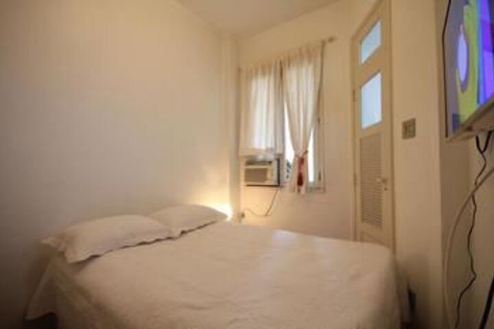 Room 6 of 24