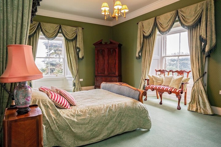 Room 7 of 30
