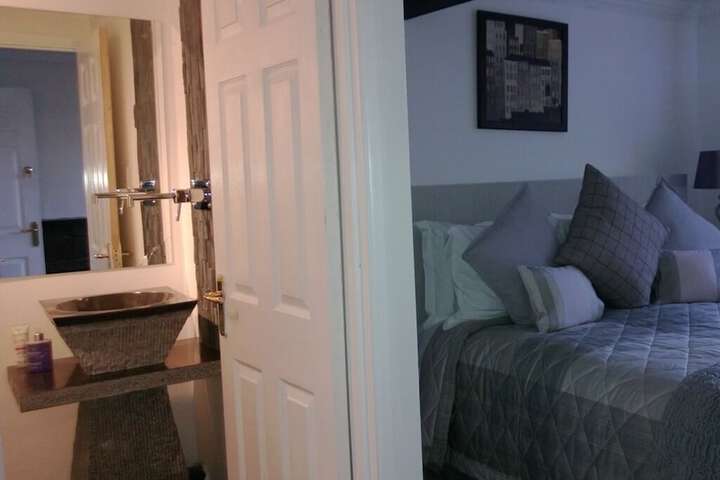 Room 28 of 53