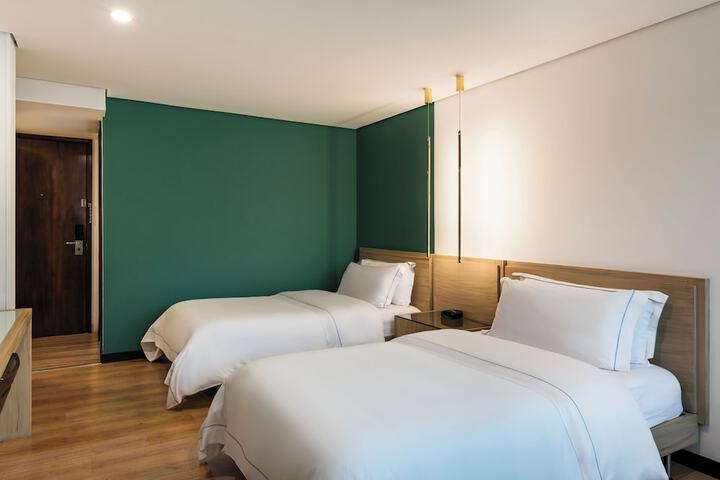 Room 12 of 75