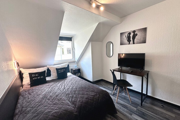 Room 11 of 81