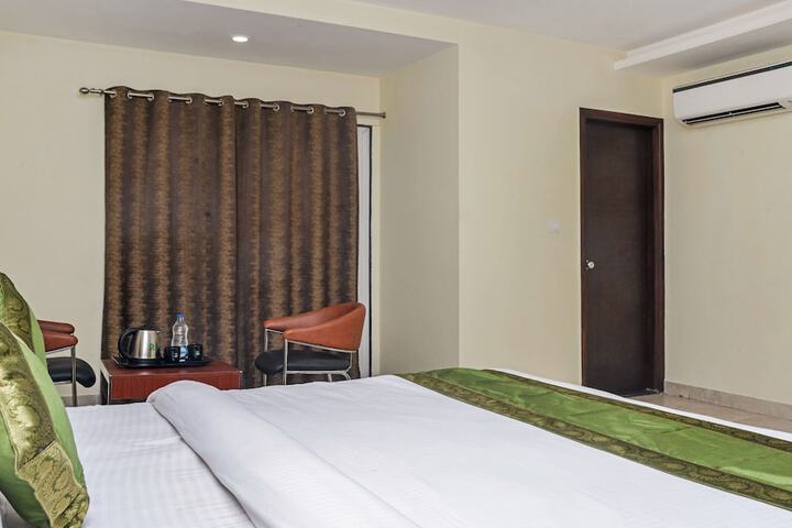 Room 10 of 34