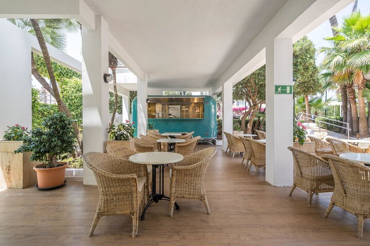 Dining Photos