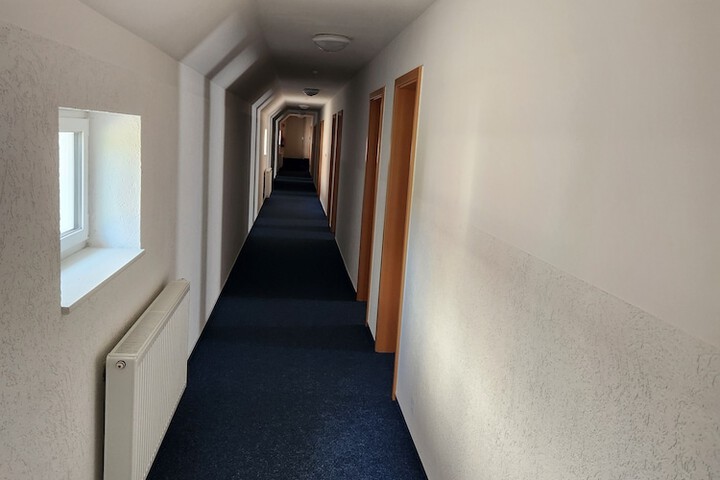 Room 4 of 7