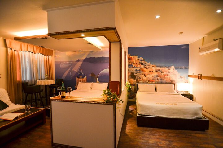 Room 34 of 54