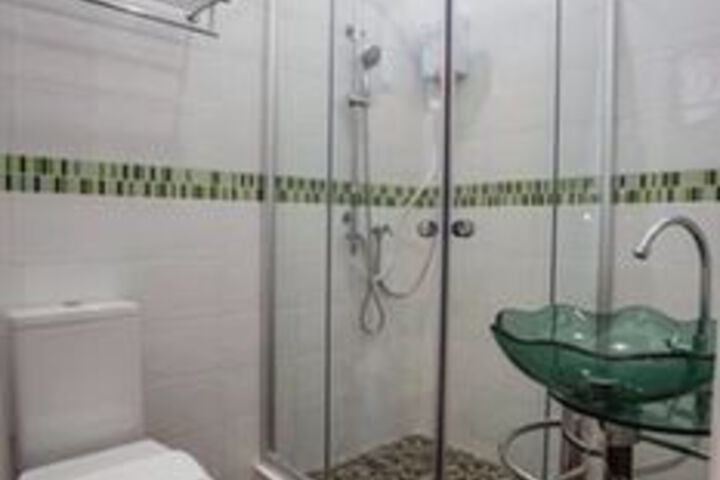 Room 2 of 17