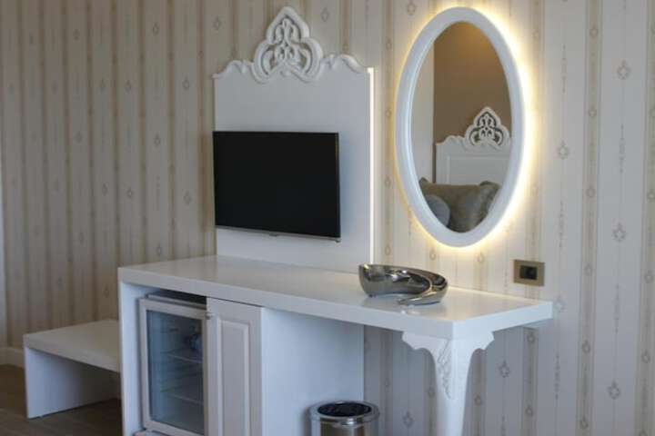 Room 8 of 45