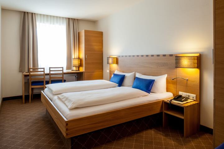 Room 3 of 47