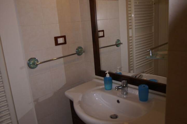 Room 32 of 74