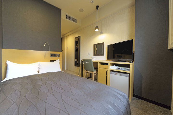 Room 12 of 40