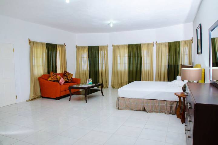 Room 12 of 65