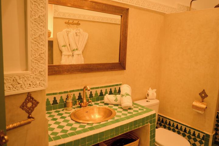 Room 52 of 67